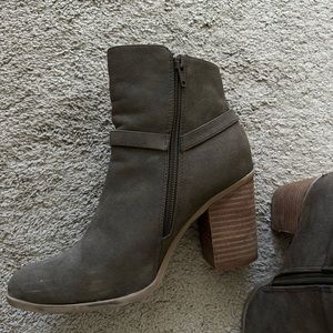 Green/beige lulus women’s booties